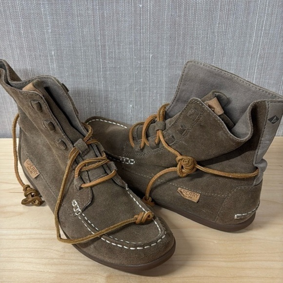 Sperry Top Sider Coil Hook Suede Ankle Boots Taupe Women 7.5 - Picture 1 of 9